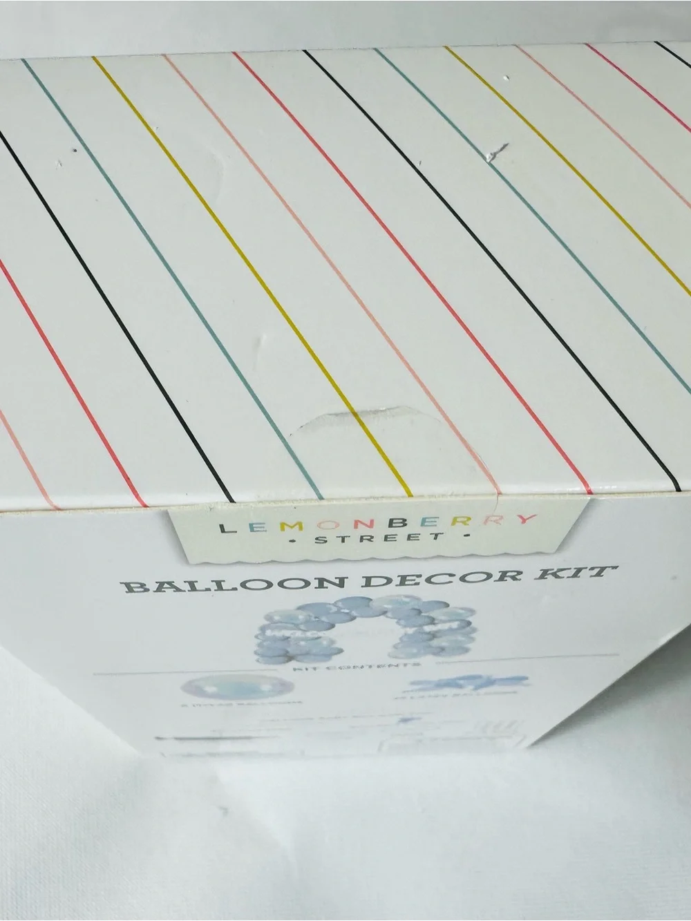 LEMONBERRY balloon decor